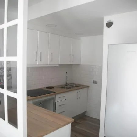 Gustamar 12 דירה